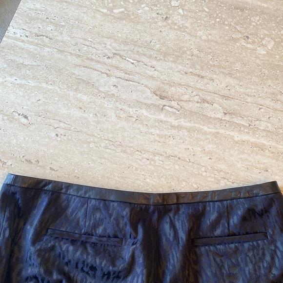 NWOT Elie Tahari Blue on Black fabric, 💯% leather trim, measurements in photos - Picture 11 of 15